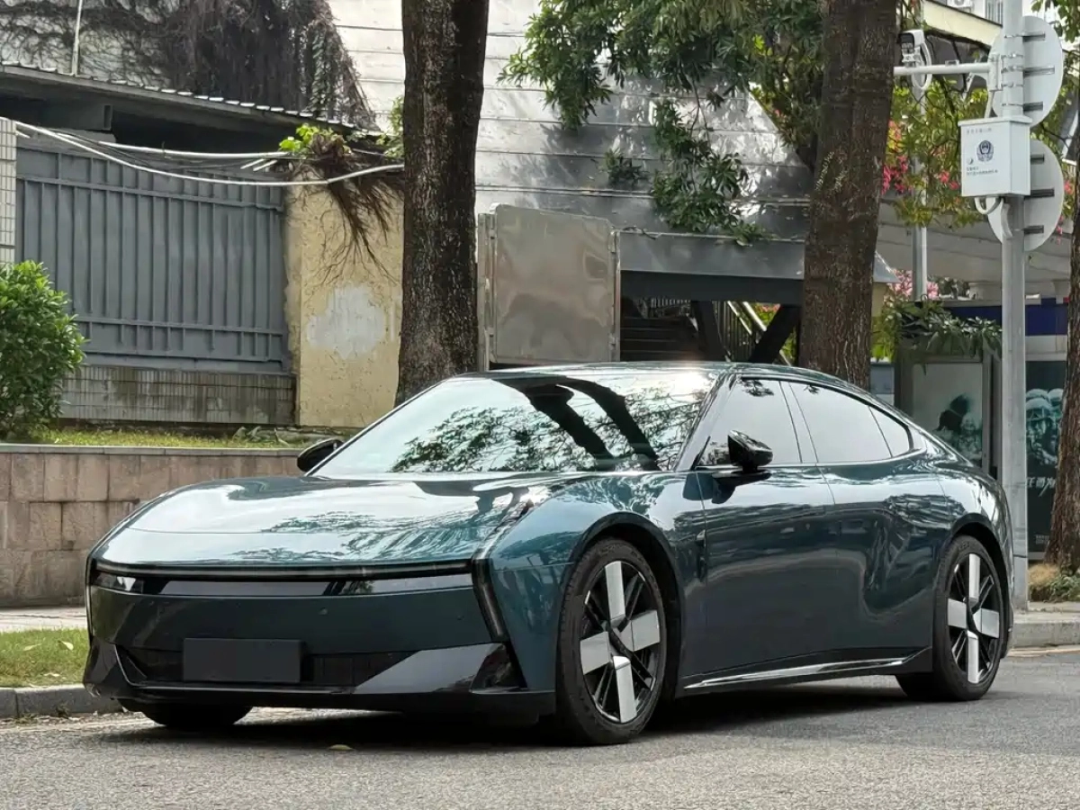 XPENG MOTORS P7  2025