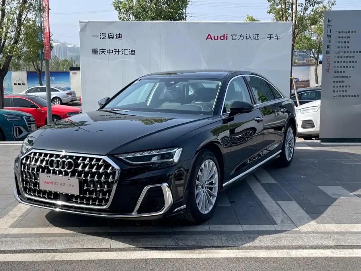 AUDI A8  2025