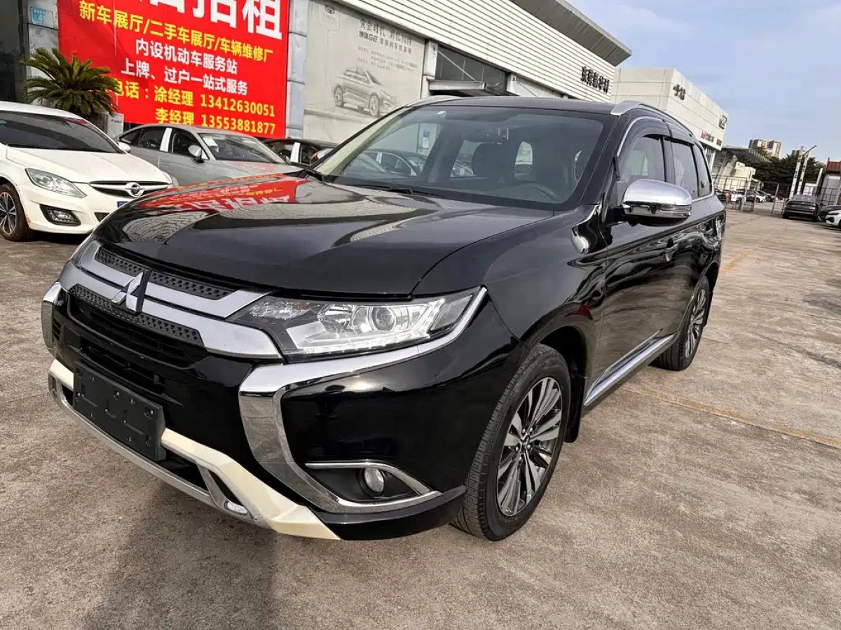MITSUBISHI OUTLANDER  2021