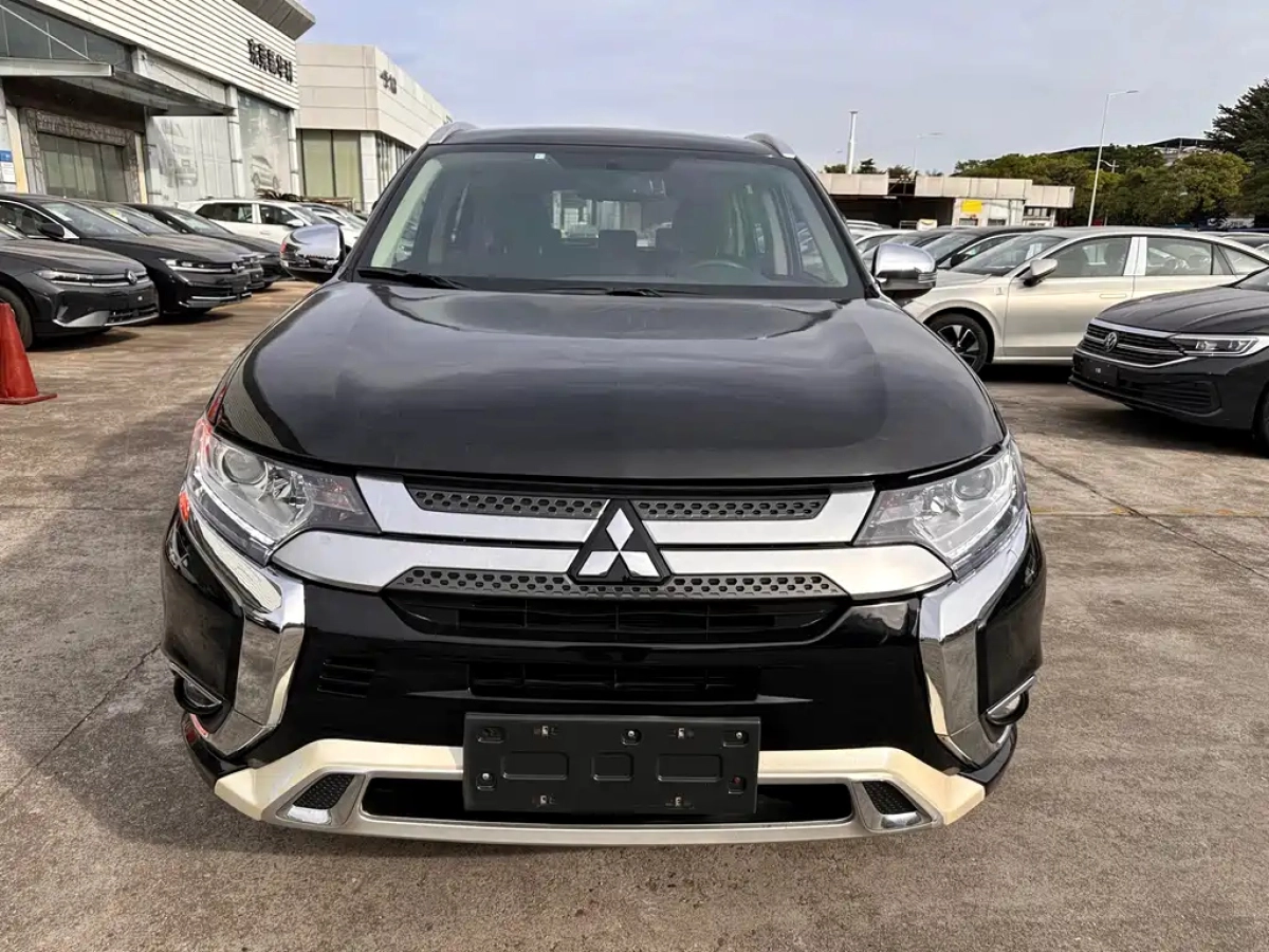 MITSUBISHI OUTLANDER