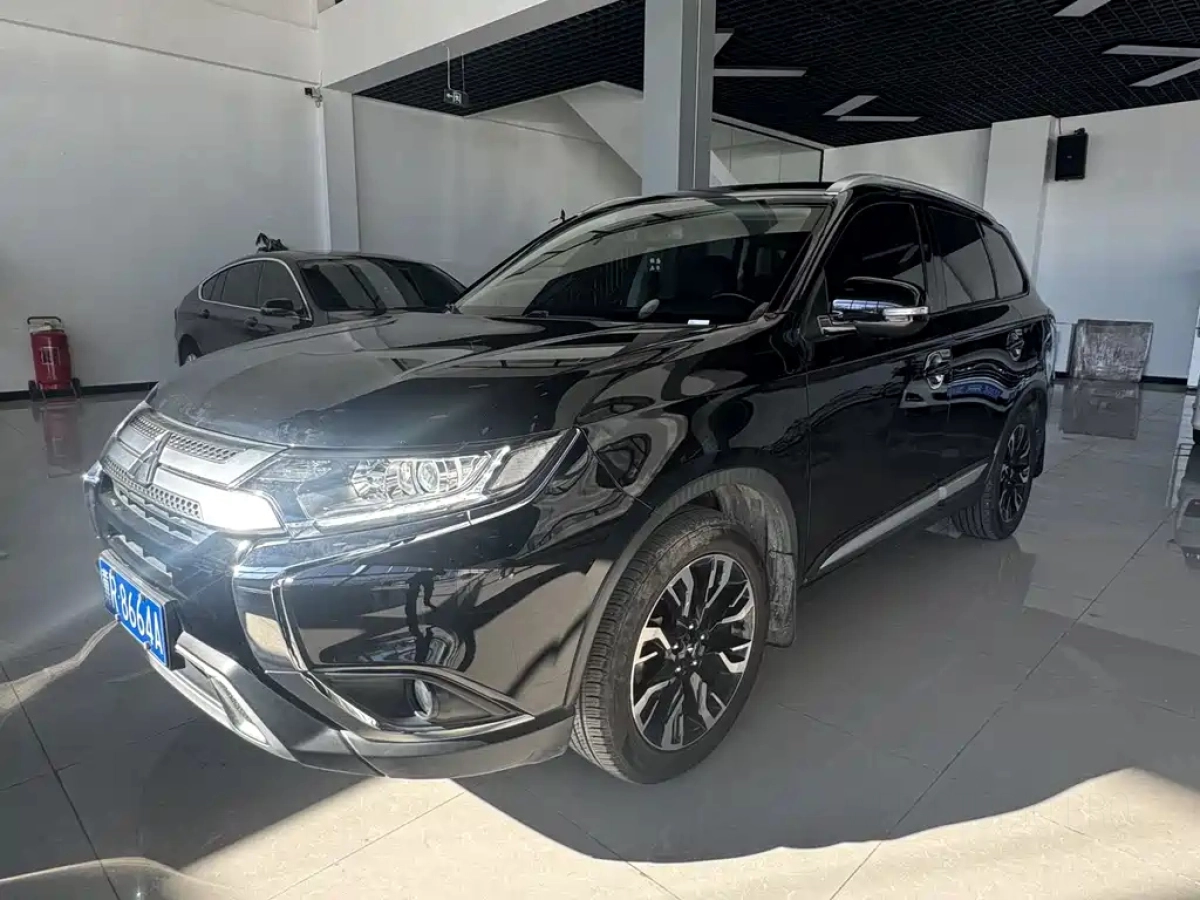 MITSUBISHI OUTLANDER  2020