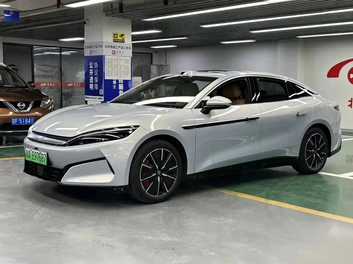 BYD HAN L  2025