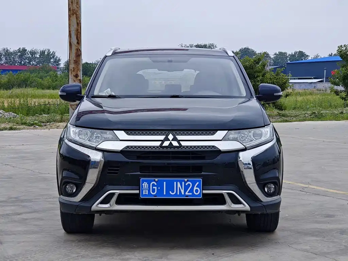 MITSUBISHI OUTLANDER