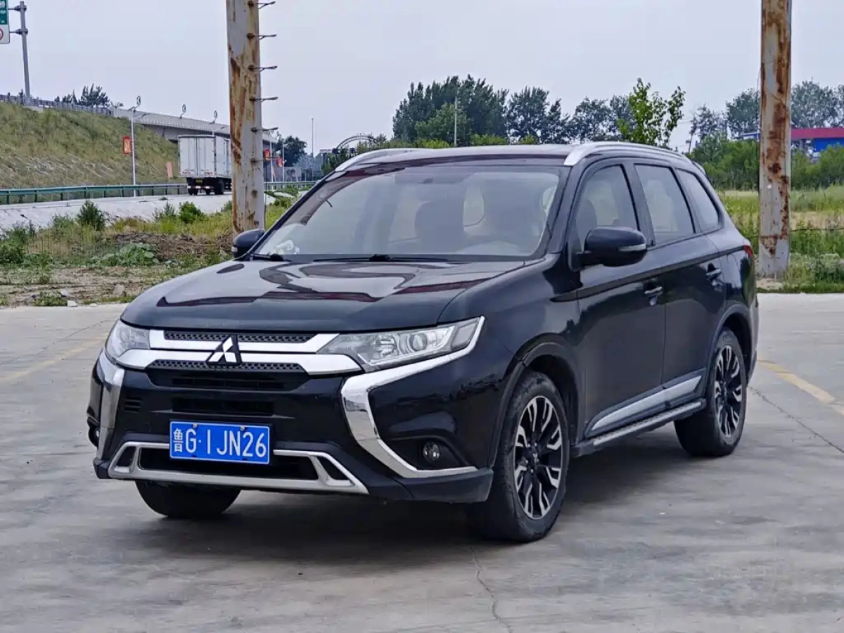 MITSUBISHI OUTLANDER