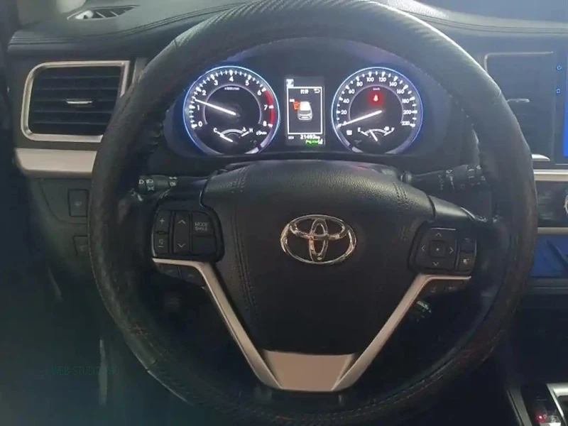 TOYOTA HIGHLANDER