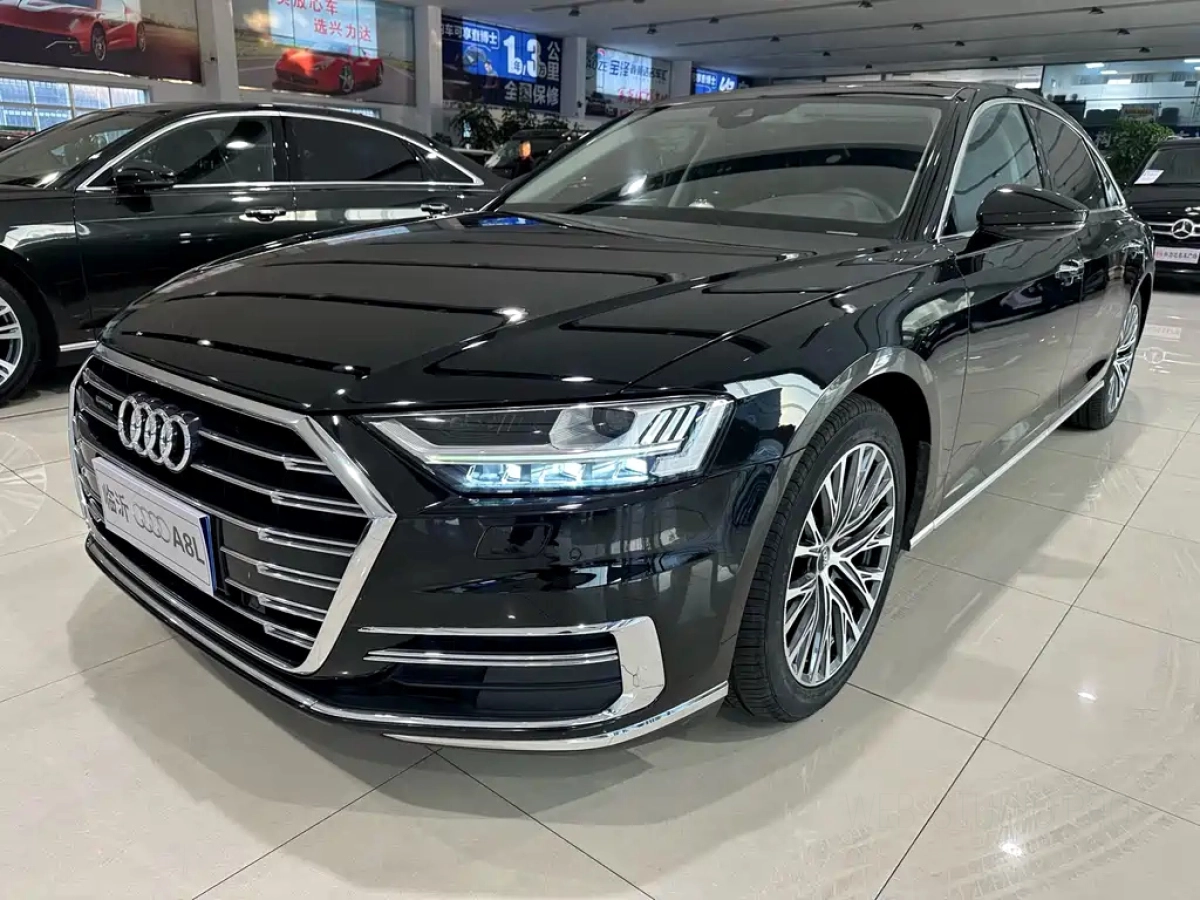 AUDI A8
