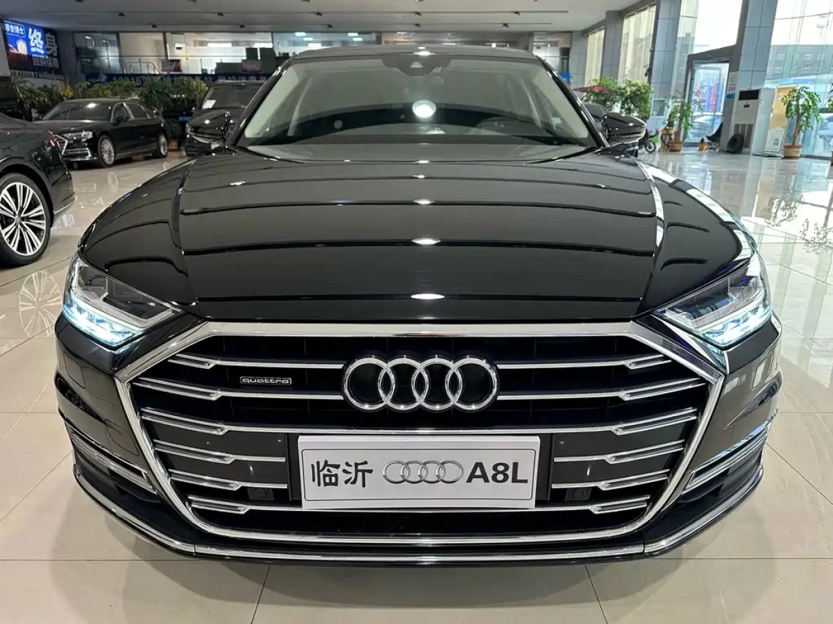AUDI A8