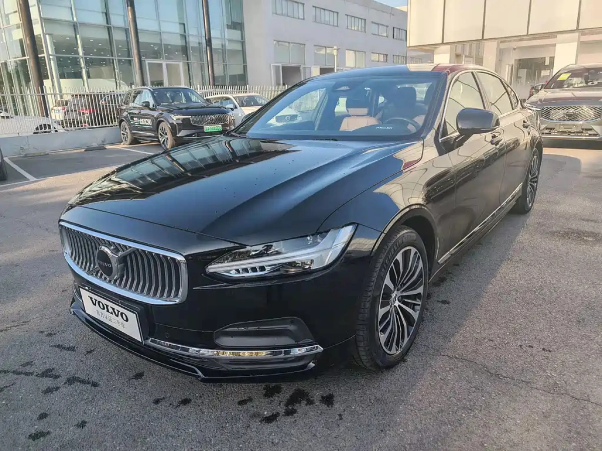 VOLVO S90