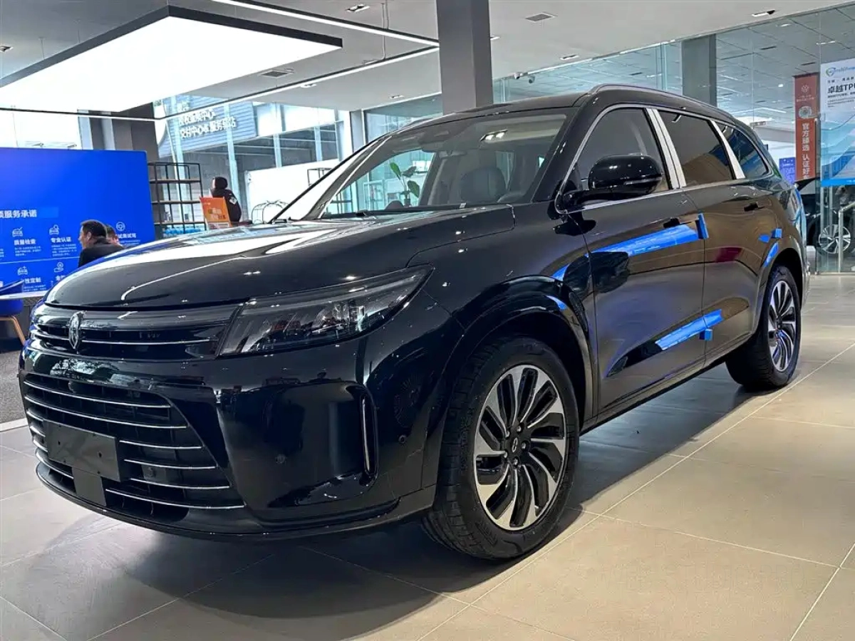 HUAWEI HARMON AITO M7  2025