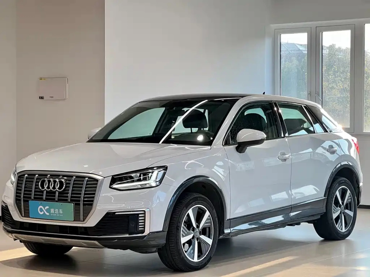 AUDI Q2L E-TRON  2020