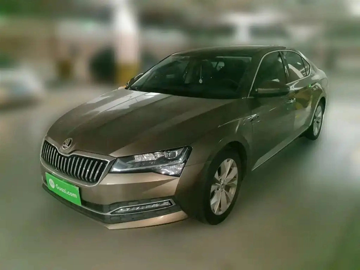 SKODA SUPERB