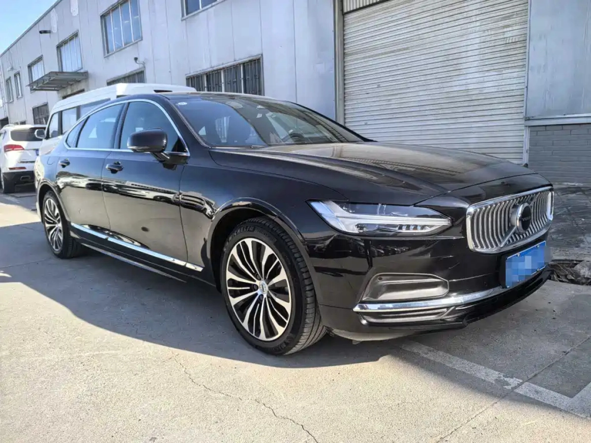 VOLVO S90