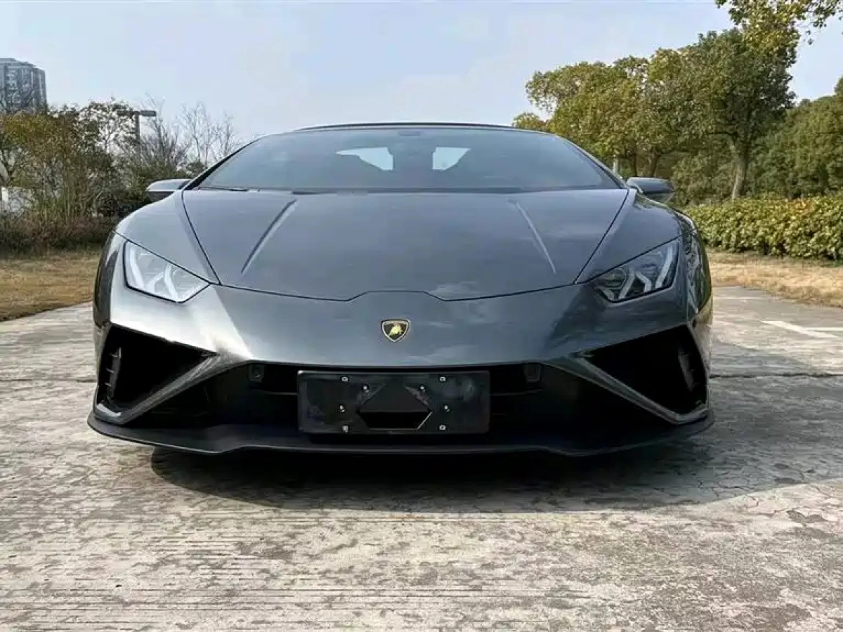 LAMBORGHINI HURACAN