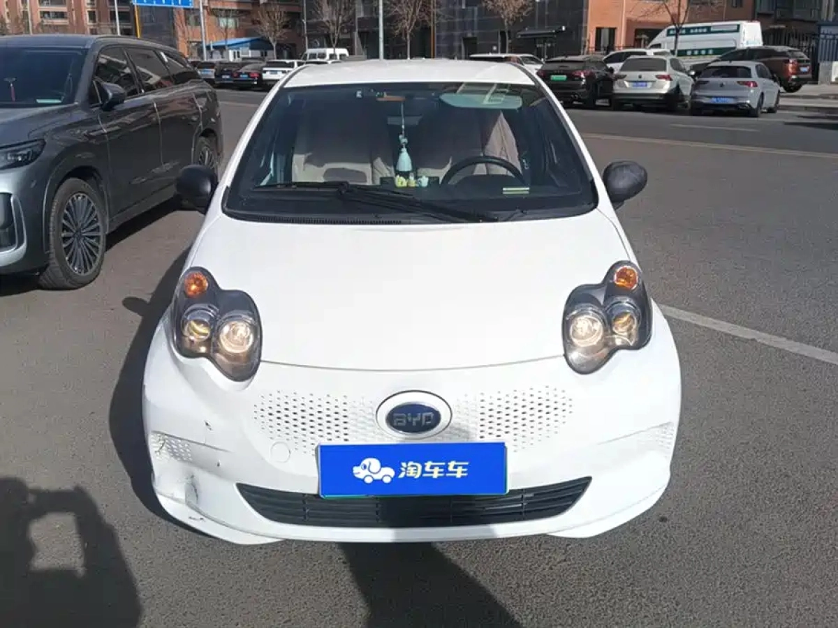 BYD E1