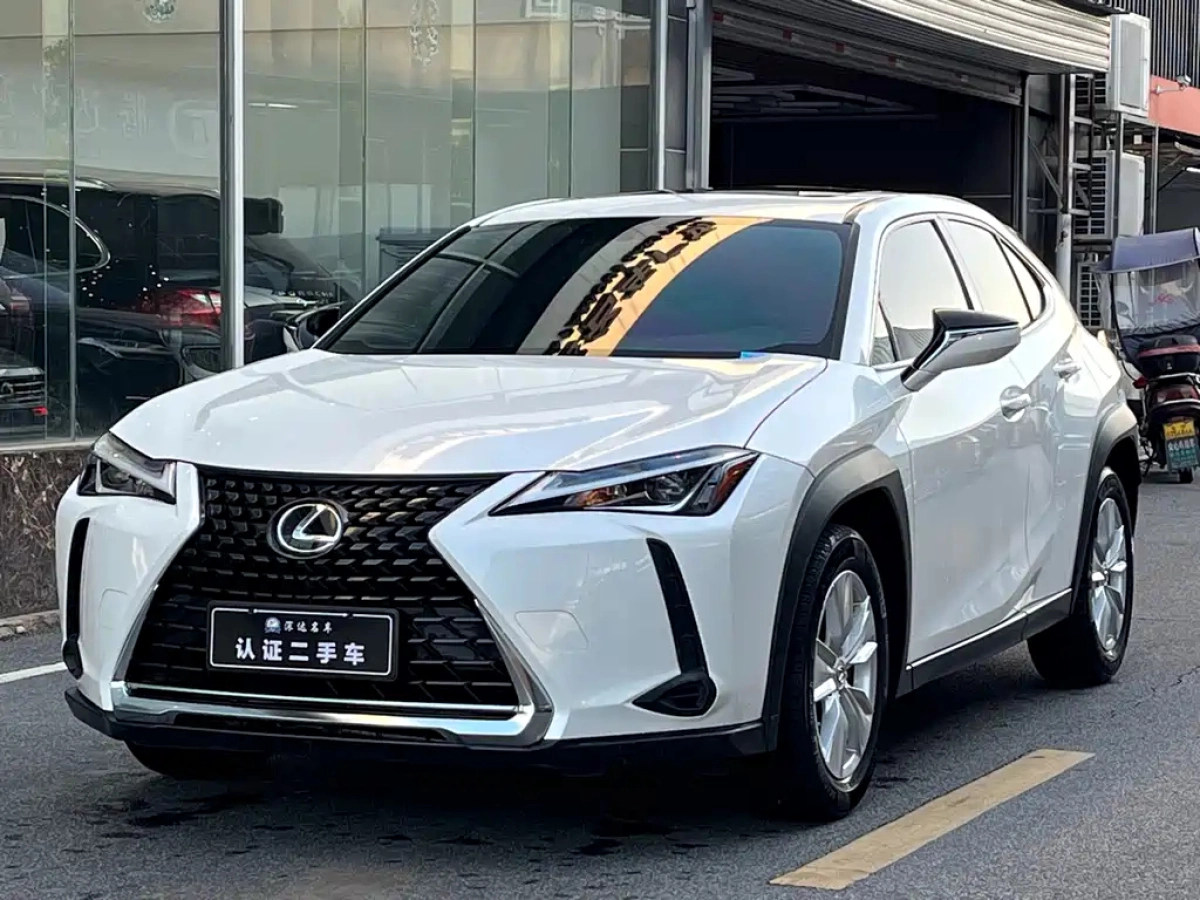 LEXUS UX  2021