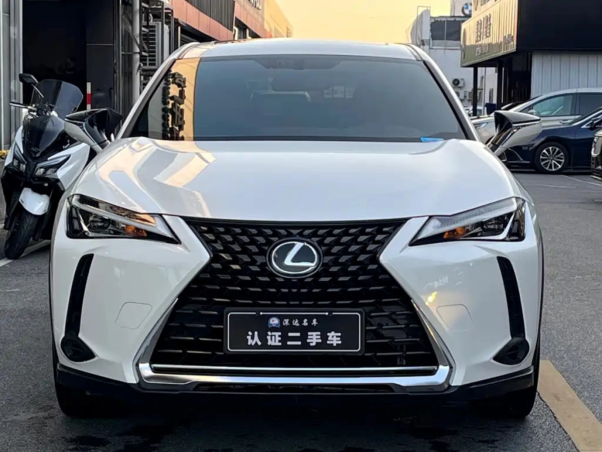 LEXUS UX
