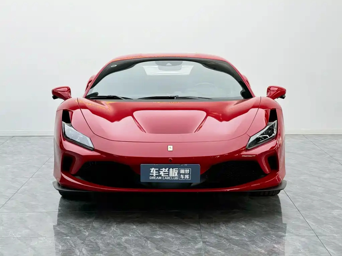 FERRARI F8