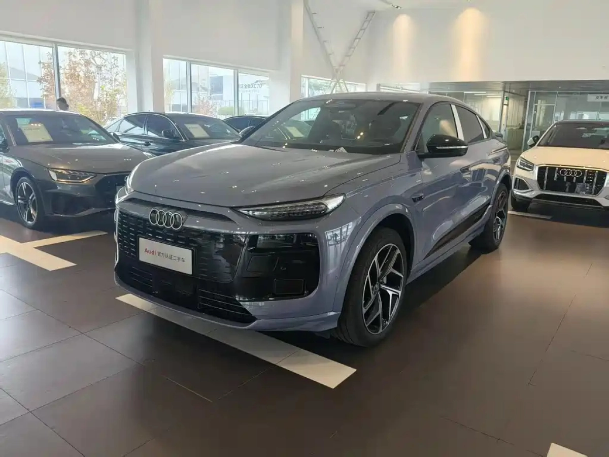 AUDI Q6L SPORTBACK E-TRON  2025
