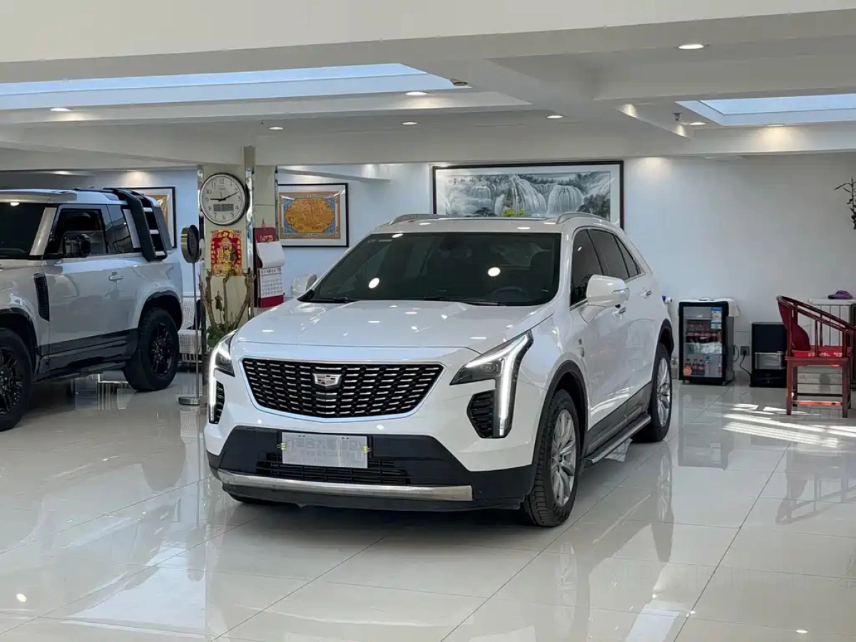 CADILLAC XT4