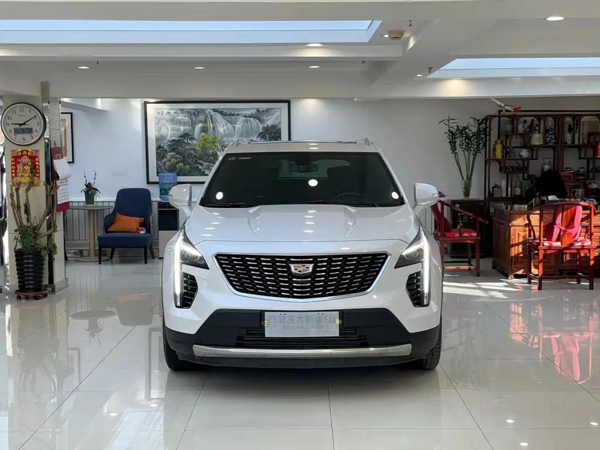 CADILLAC XT4