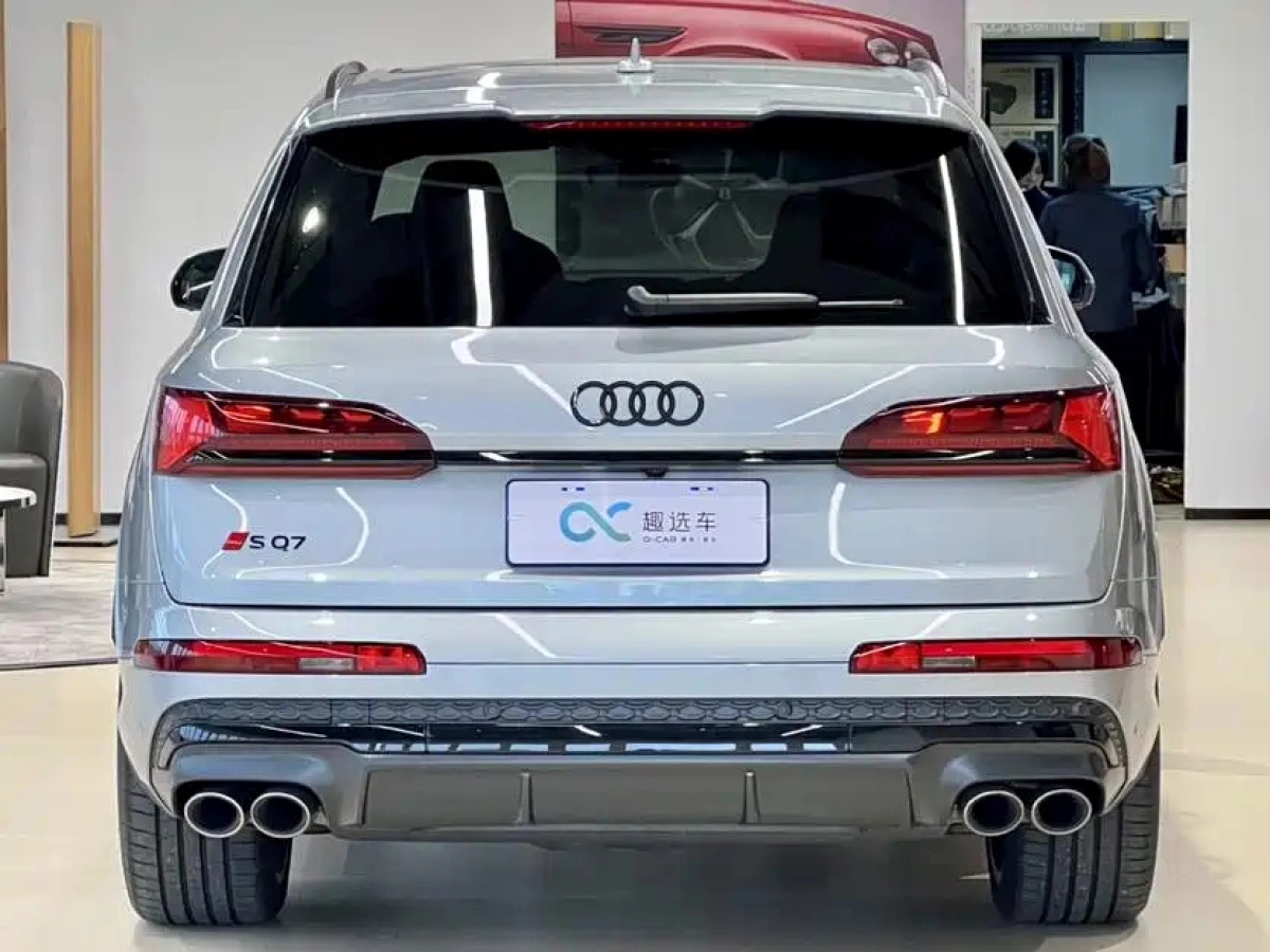 AUDI SQ7