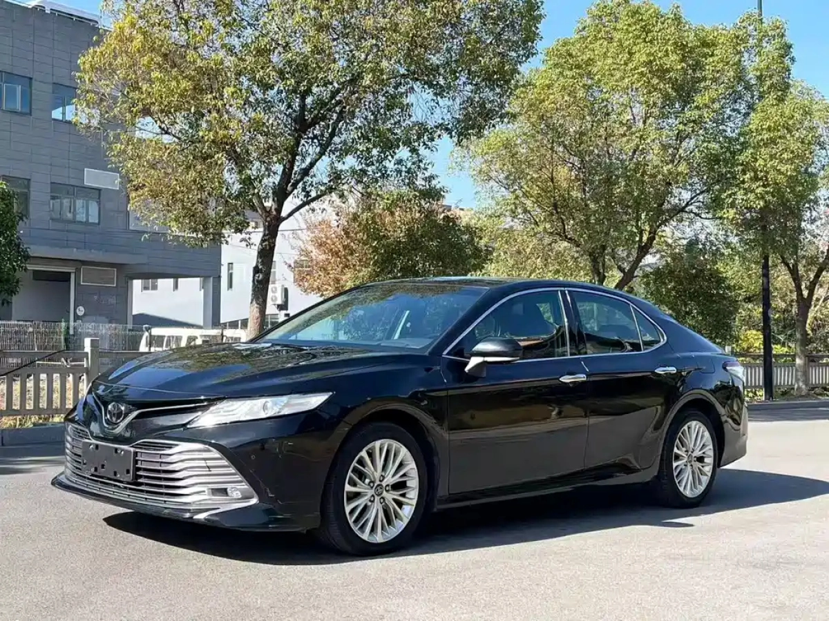 TOYOTA CAMRY