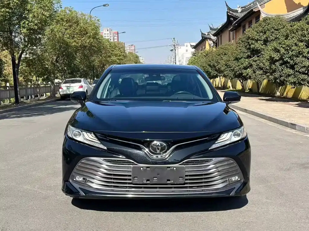 TOYOTA CAMRY