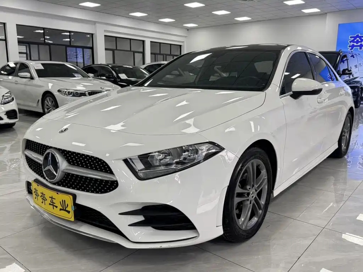 MERCEDES BENZ A-CLASS  2022