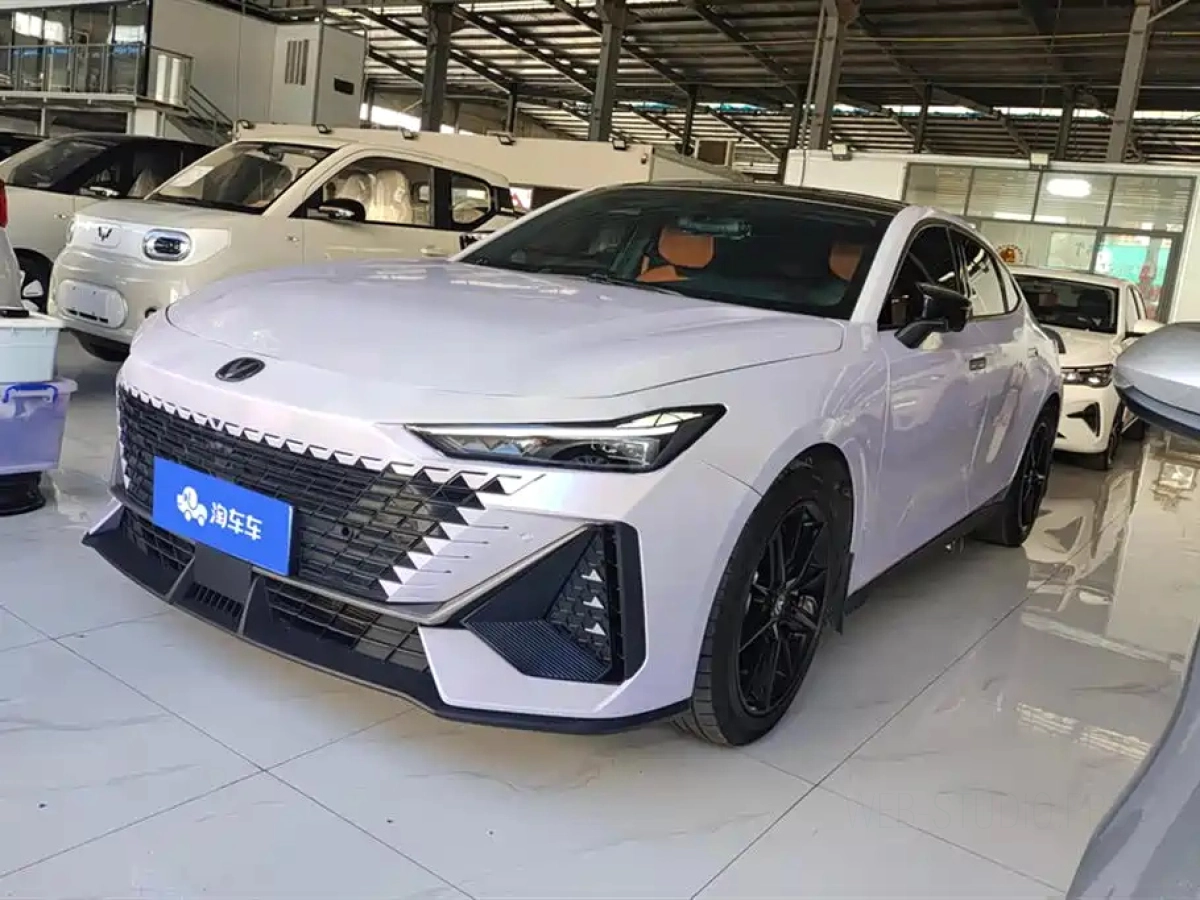 CHANGAN UNI-V  2023