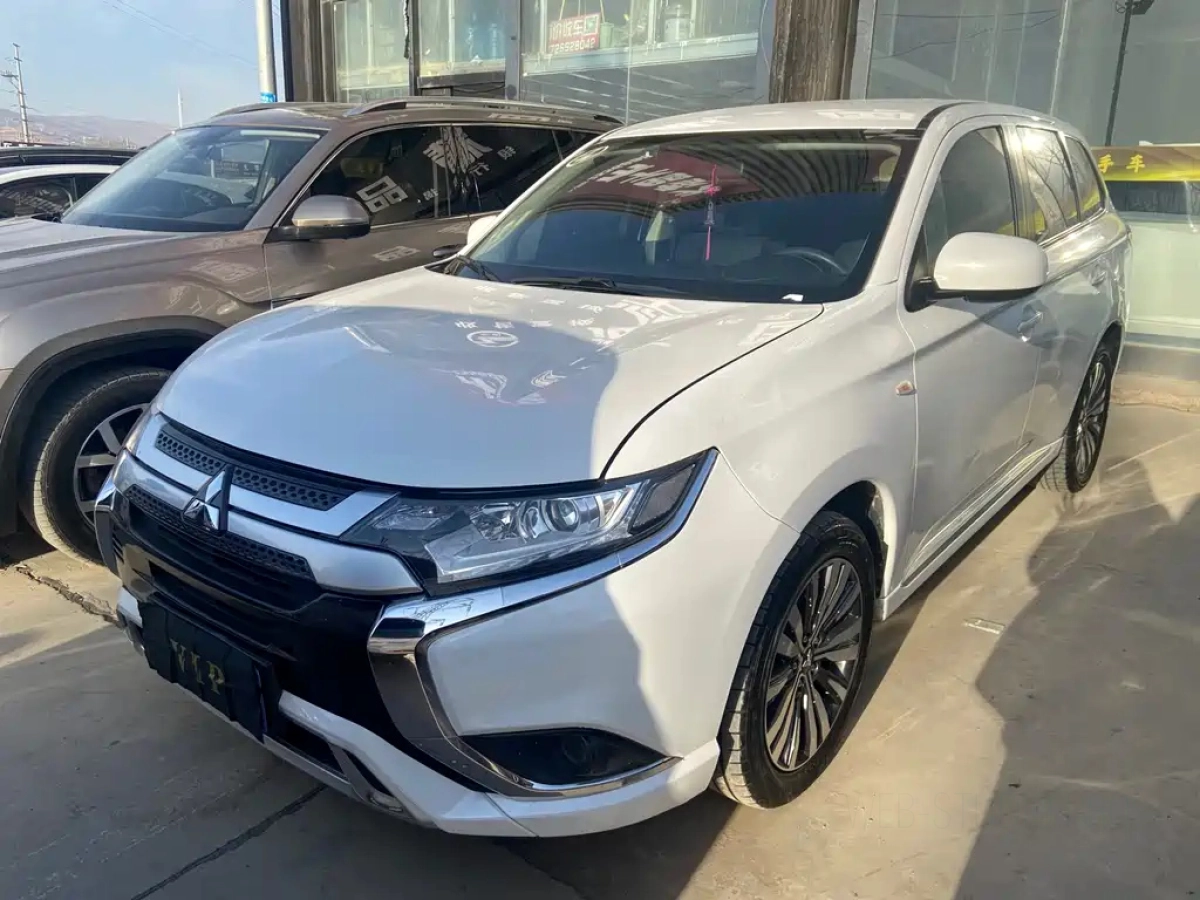 MITSUBISHI OUTLANDER