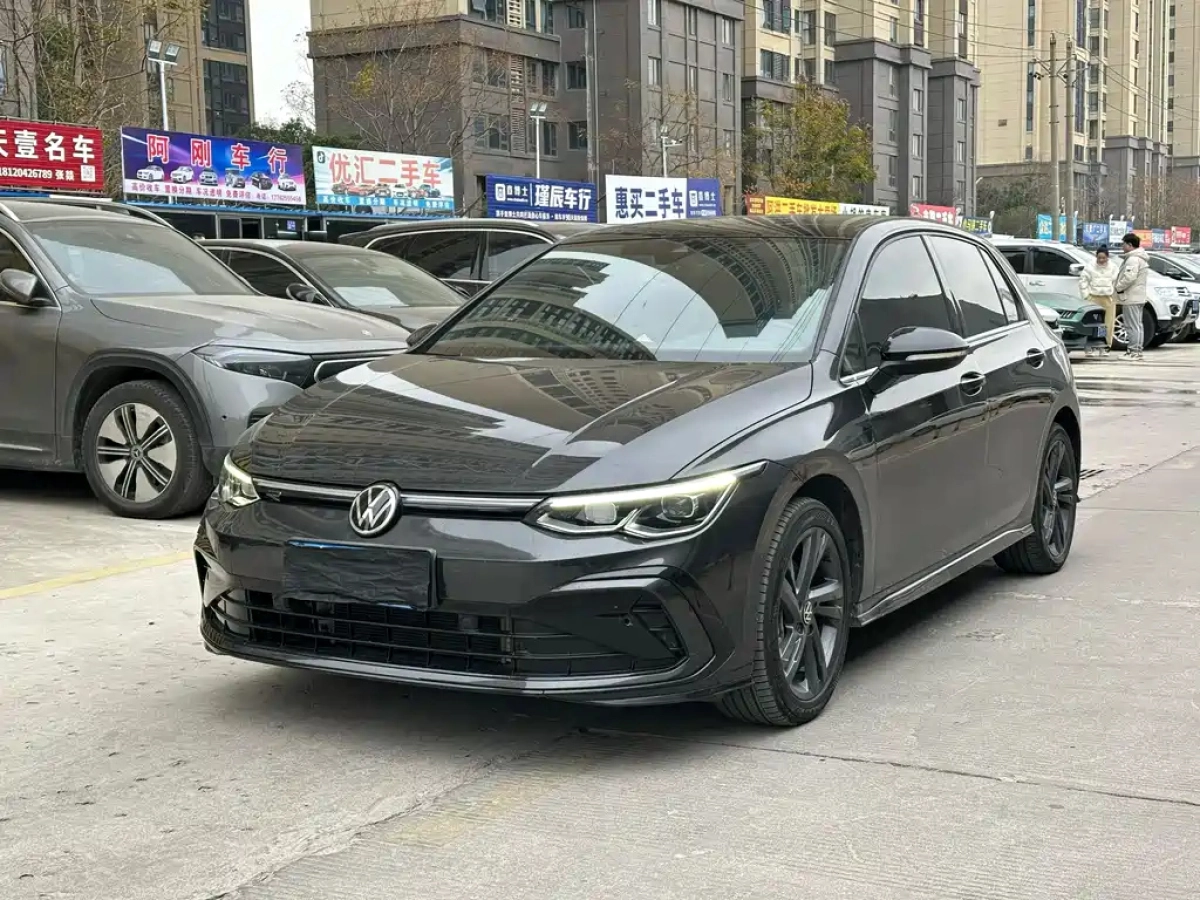 VOLKSWAGEN GOLF  2021