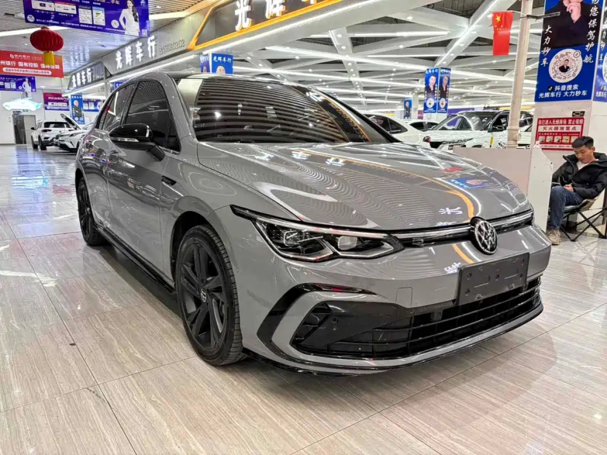 VOLKSWAGEN GOLF