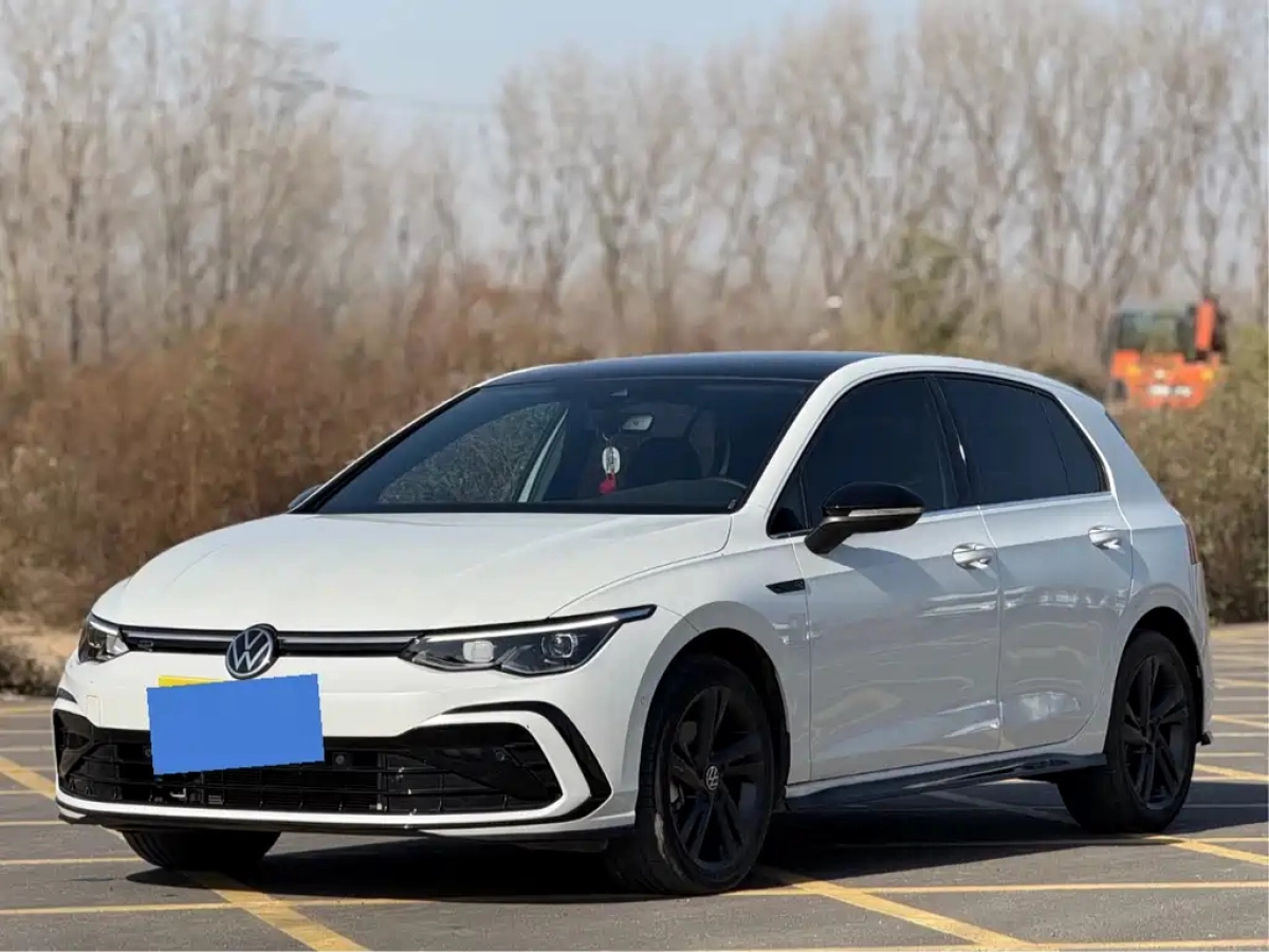 VOLKSWAGEN GOLF  2022