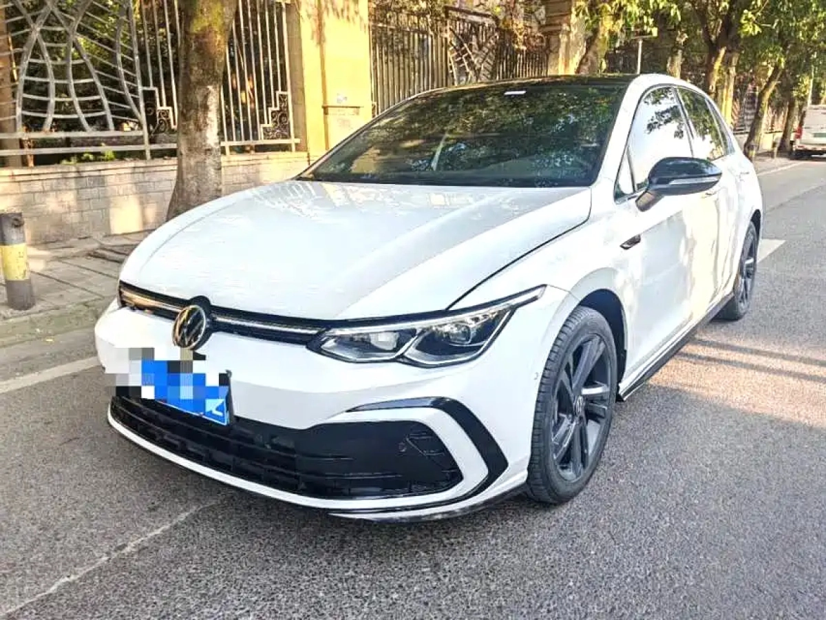 VOLKSWAGEN GOLF  2022