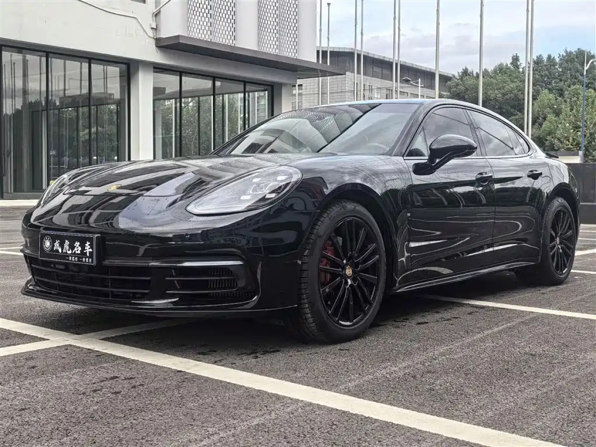 PORSCHE PANAMERA