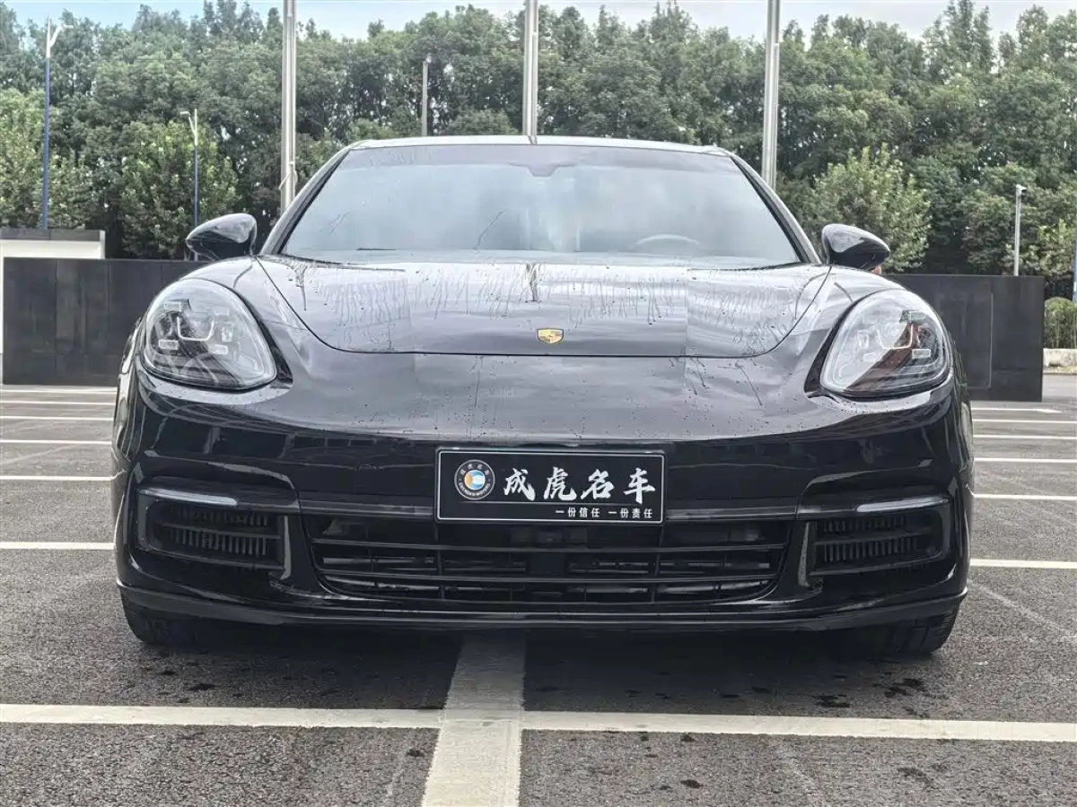 PORSCHE PANAMERA