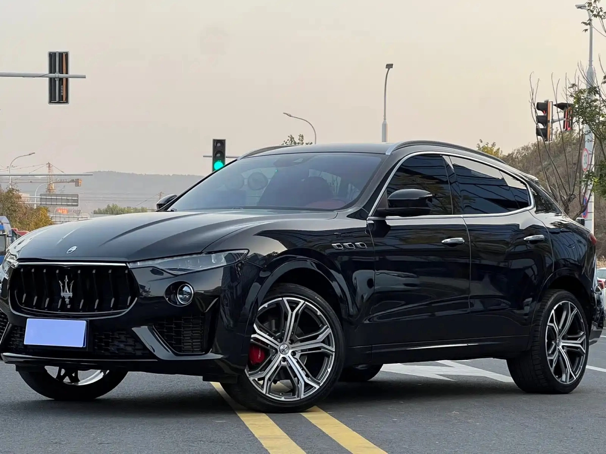 MASERATI LEVANTE  2022