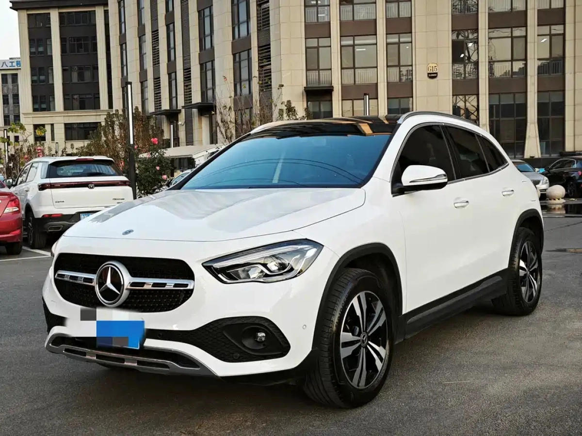 MERCEDES BENZ GLA  2021