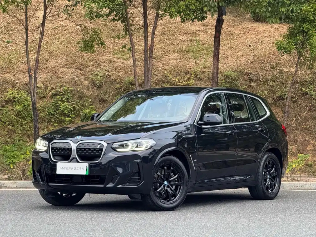 BMW IX3  2024