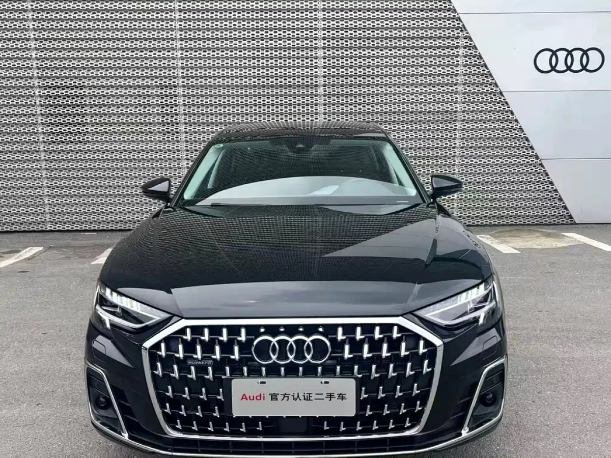 AUDI A8