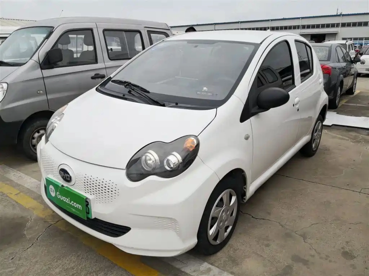 BYD E1