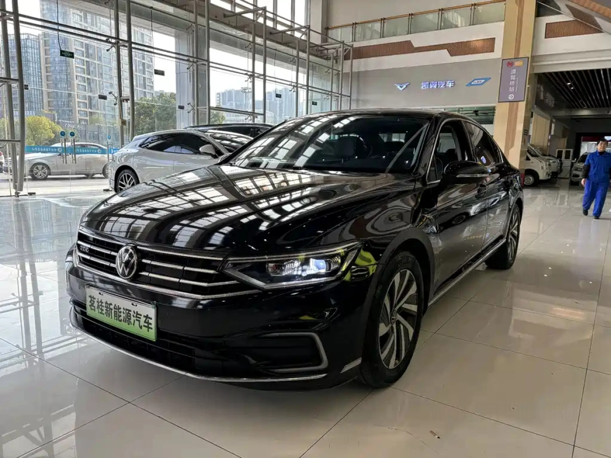 VOLKSWAGEN MAGOTAN GTE PLUG IN HYBRID  2022