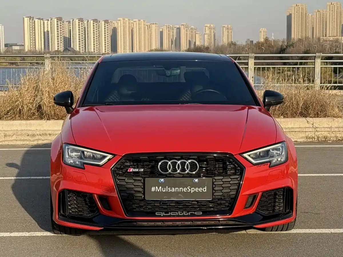 AUDI RS 3  2019