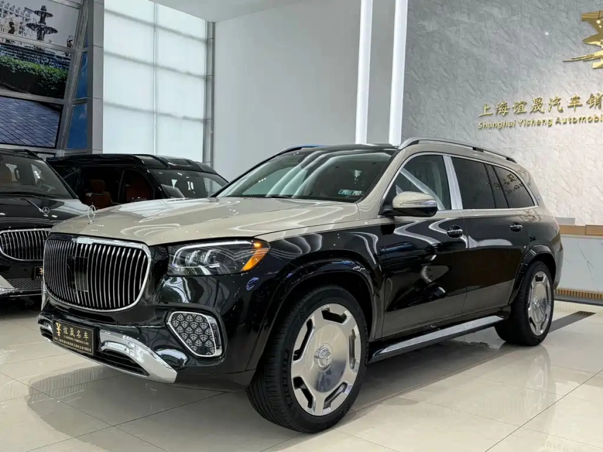 MERCEDES BENZ GLS  2025