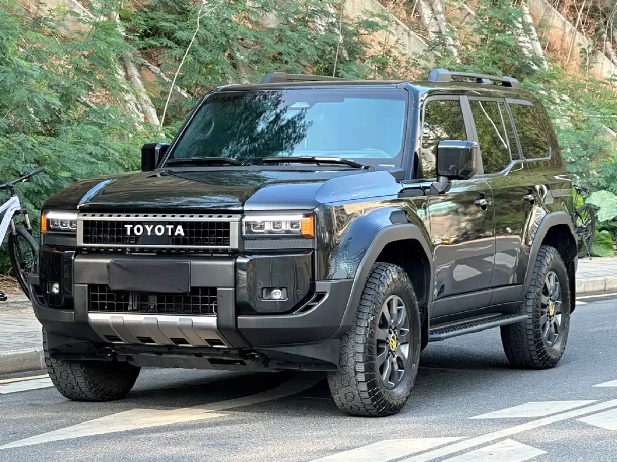 TOYOTA PRADO