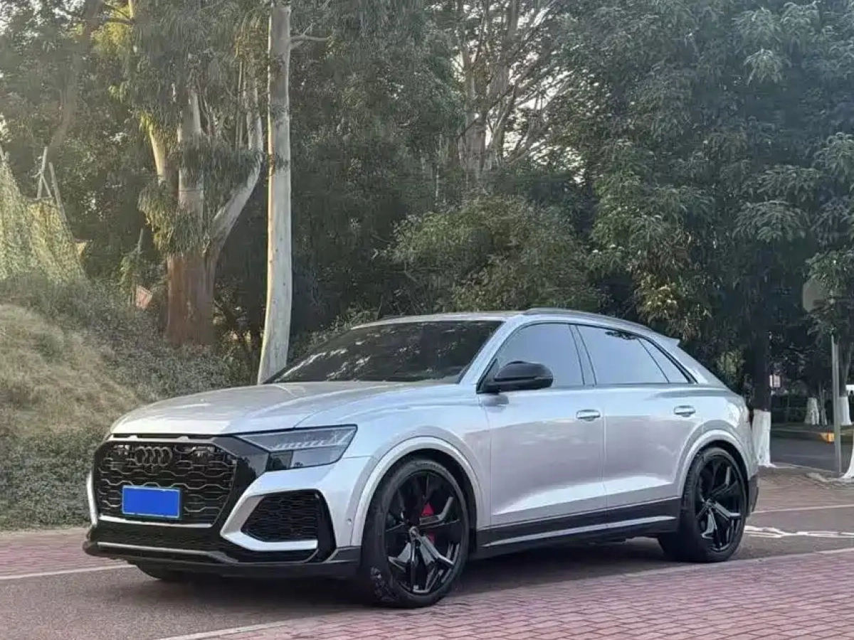 AUDI RS Q8  2021