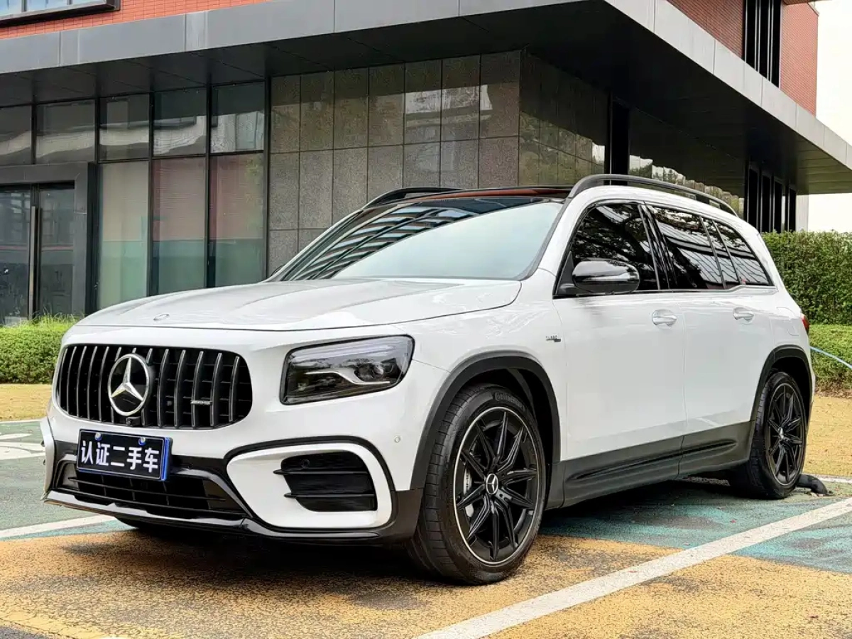 MERCEDES BENZ GLB AMG  2024