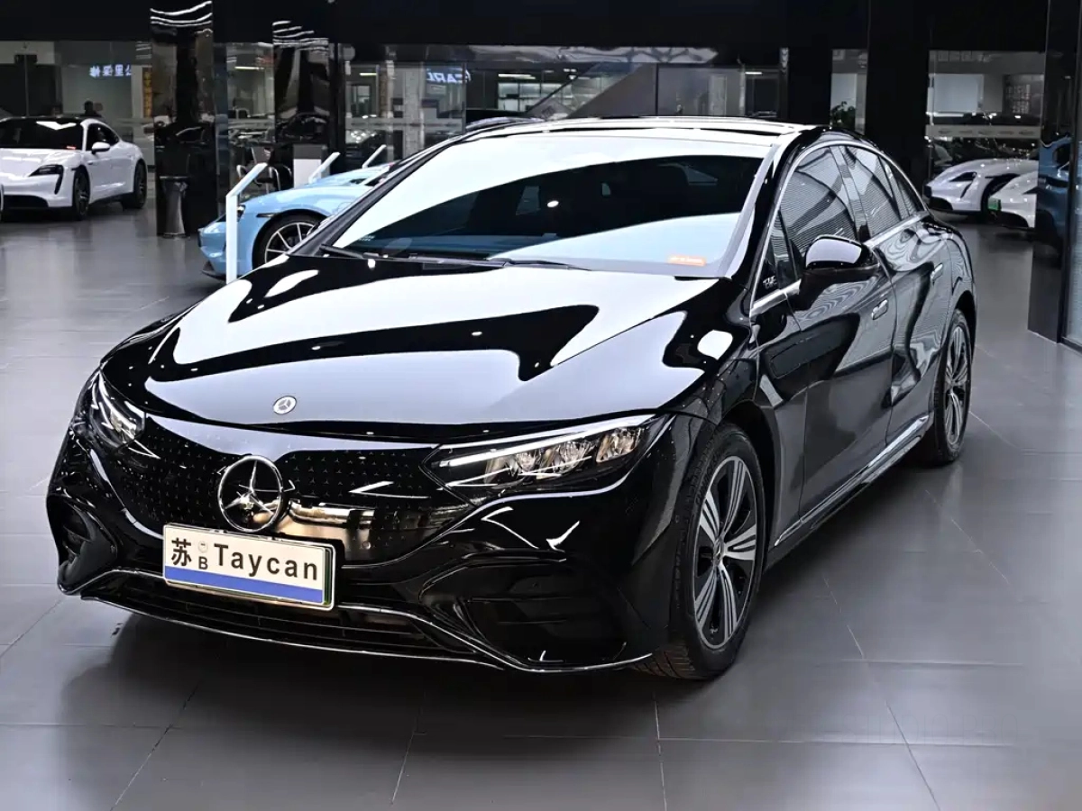 MERCEDES BENZ EQE  2025