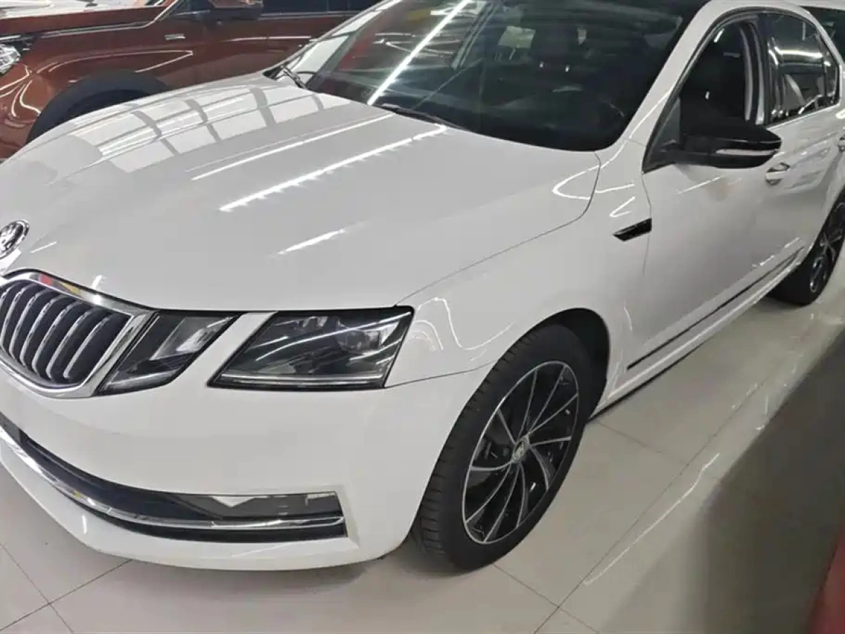 SKODA OCTAVIA