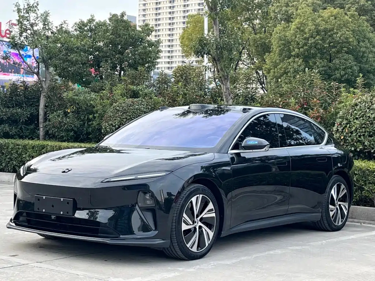 NIO ET5